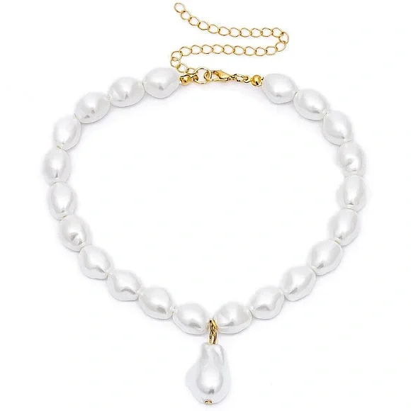 Elegant White Pearl Necklace - Picture 6 of 7